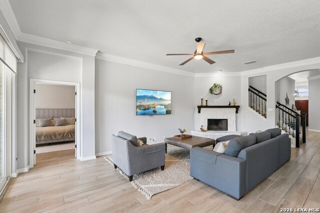 Listing photo id 9 for 609 Oakmont Way