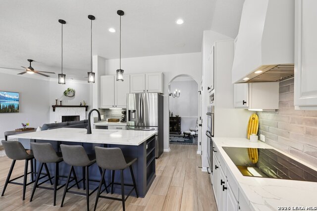 Listing photo id 19 for 609 Oakmont Way