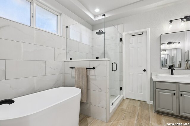 Listing photo id 31 for 609 Oakmont Way