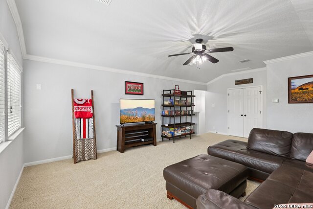 Listing photo id 37 for 609 Oakmont Way