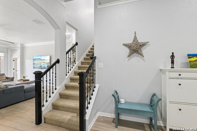 Listing photo id 3 for 609 Oakmont Way