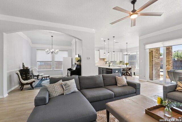 Listing photo id 6 for 609 Oakmont Way