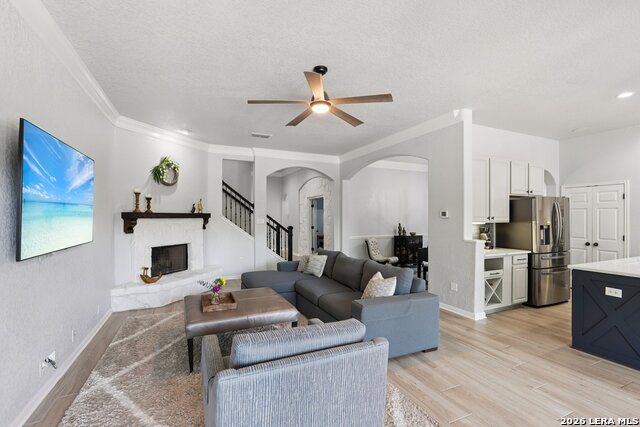 Listing photo id 7 for 609 Oakmont Way