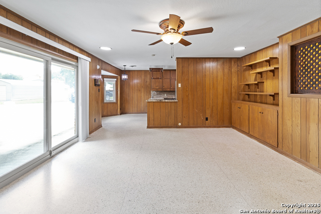 Image 12 of 33 For 510 Inez E 