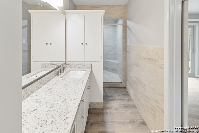 Image 22 of 33 For 510 Inez E 