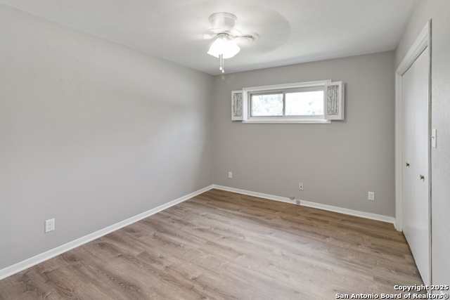 Image 25 of 33 For 510 Inez E 