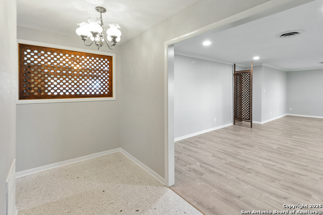 Image 4 of 33 For 510 Inez E 