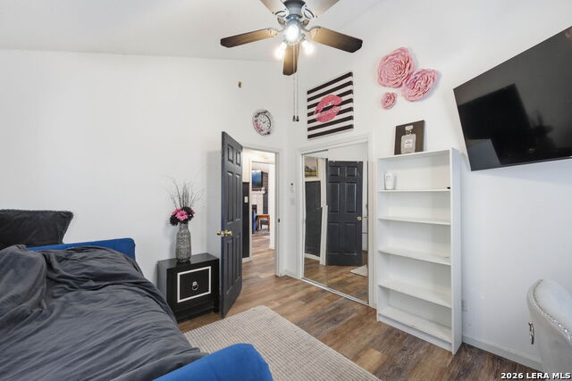 Image 17 of 49 For 3400 Lakeview