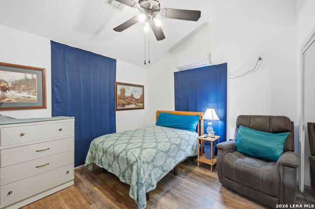 Image 19 of 49 For 3400 Lakeview