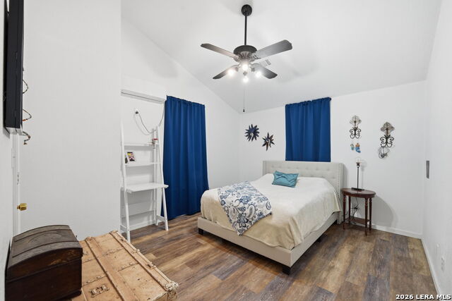 Image 21 of 49 For 3400 Lakeview