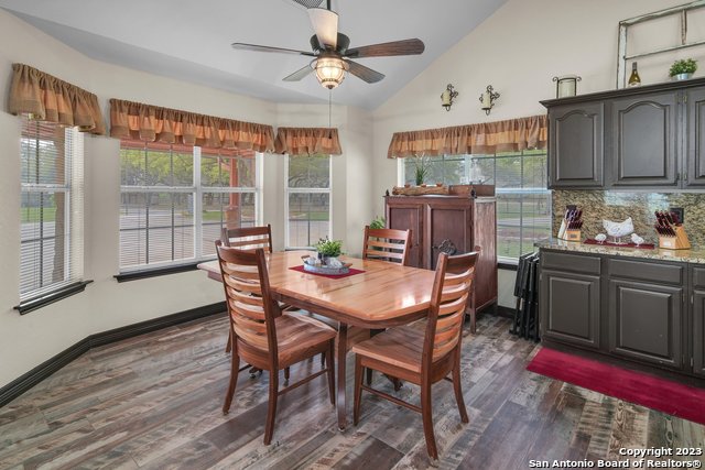 Listing photo id 25 for 2112 Eichman Rd