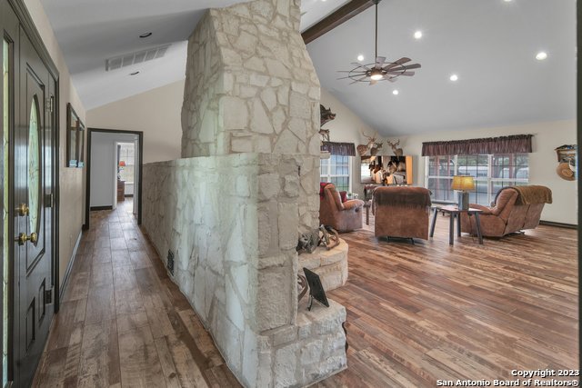 Listing photo id 26 for 2112 Eichman Rd