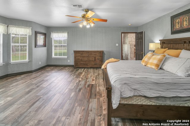 Listing photo id 29 for 2112 Eichman Rd