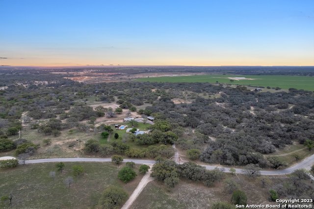 Listing photo id 2 for 2112 Eichman Rd