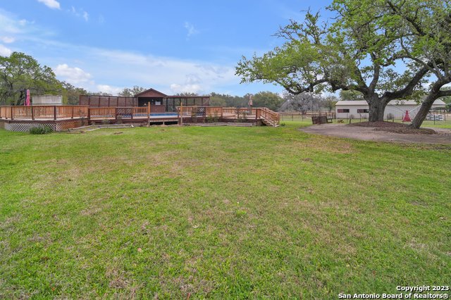 Listing photo id 38 for 2112 Eichman Rd