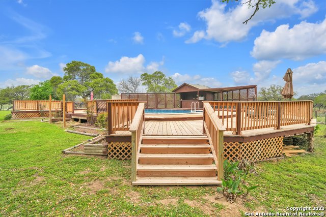 Listing photo id 40 for 2112 Eichman Rd