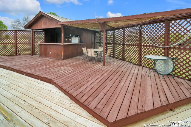 Listing photo id 43 for 2112 Eichman Rd