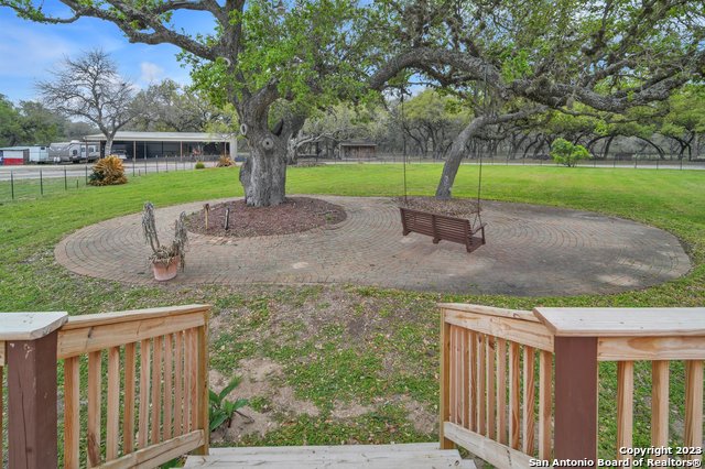 Listing photo id 45 for 2112 Eichman Rd