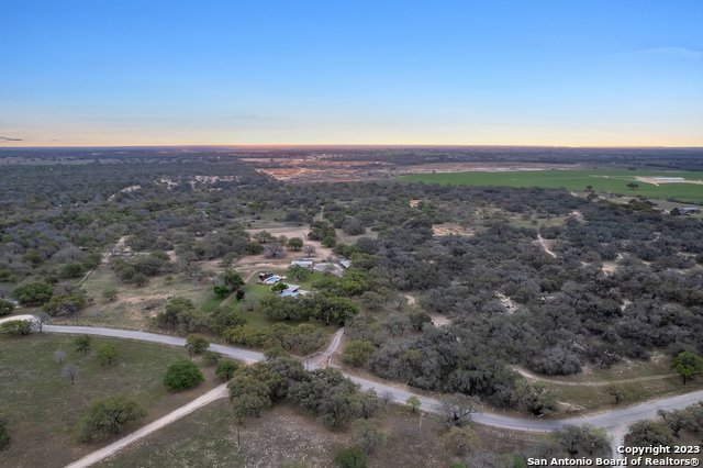 Listing photo id 3 for 2112 Eichman Rd