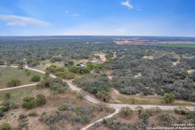 Listing photo id 61 for 2112 Eichman Rd