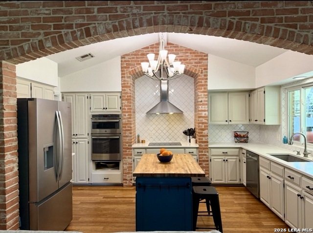 Image 14 of 37 For 15719 Blue Creek St