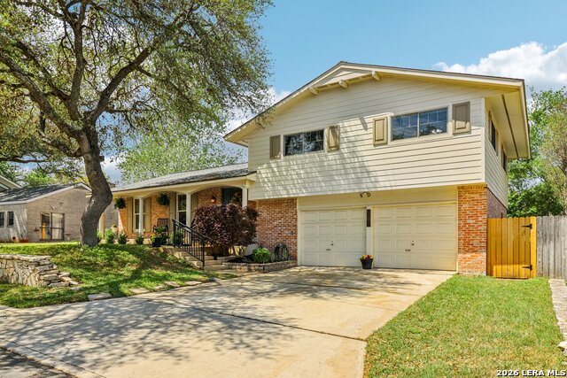 Image 2 of 37 For 15719 Blue Creek St