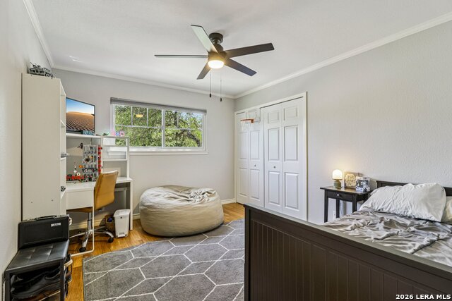 Image 25 of 37 For 15719 Blue Creek St