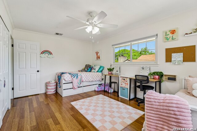 Image 28 of 37 For 15719 Blue Creek St