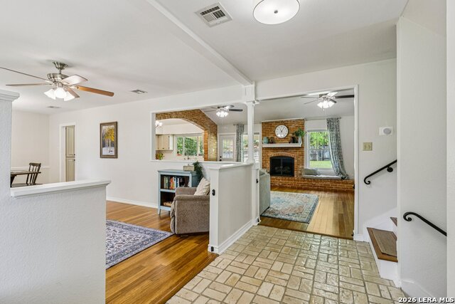 Image 6 of 37 For 15719 Blue Creek St