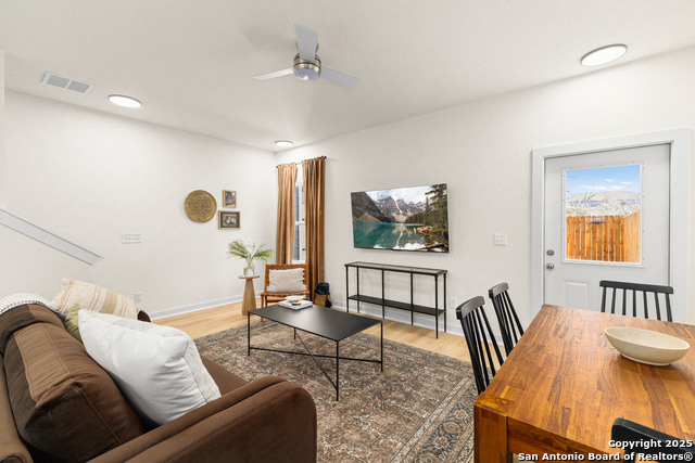 Image 12 of 29 For 214 Bonnie Bend