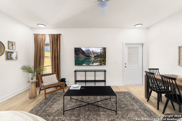 Image 13 of 29 For 214 Bonnie Bend