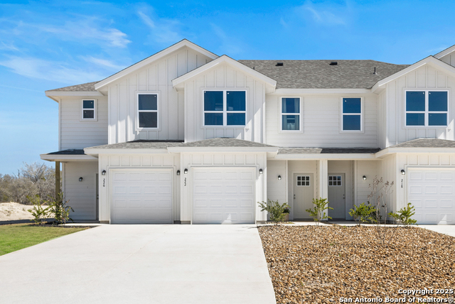 Image 2 of 29 For 214 Bonnie Bend