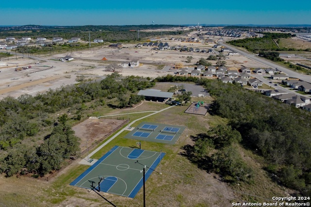 Image 27 of 29 For 214 Bonnie Bend