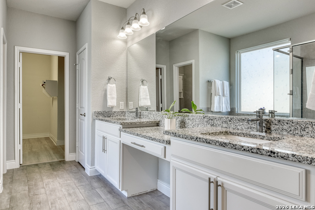 Image 18 of 39 For 7610 Desperado Way