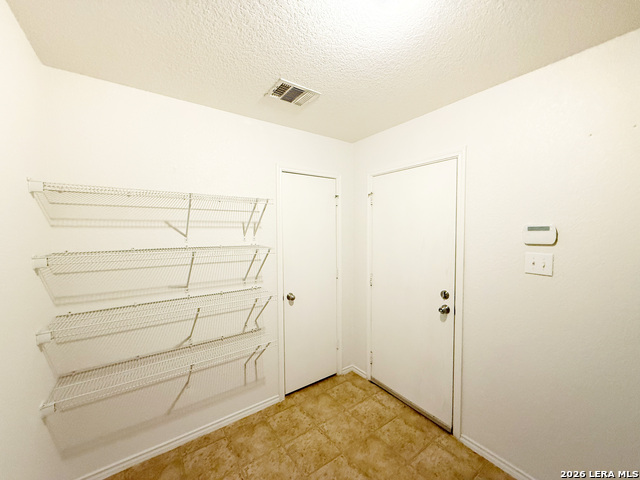 Image 17 of 53 For 5934 Piedmont Glen