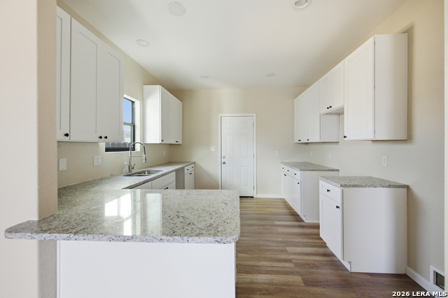 Image 5 of 20 For 1515 Lamar  