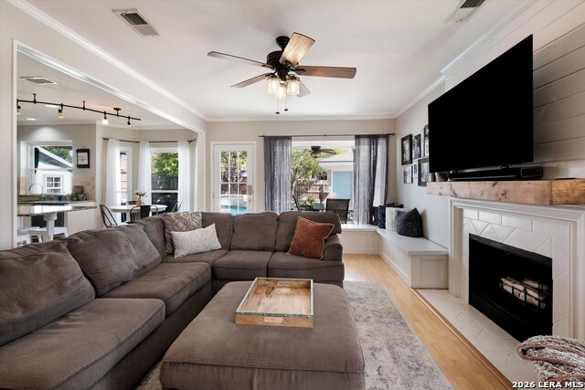 Image 14 of 28 For 25167 Flying Arrow