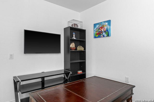 Image 17 of 19 For 6447 Raquel  