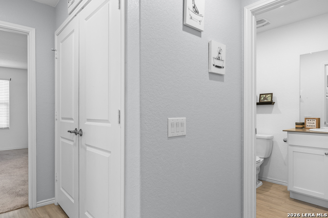 Image 18 of 19 For 6447 Raquel  