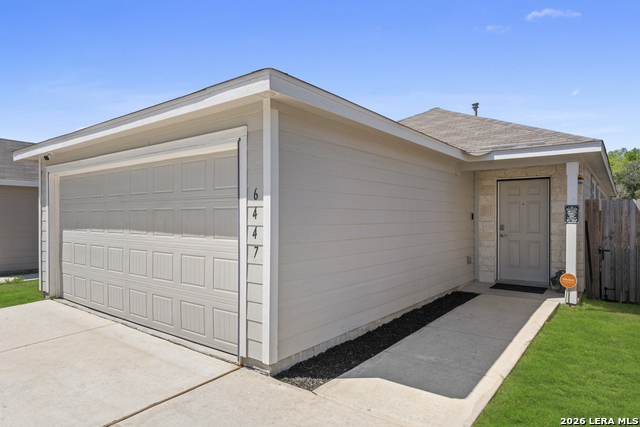 Image 2 of 19 For 6447 Raquel  