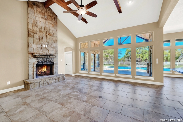 Listing photo id 9 for 1224 Fm 3432