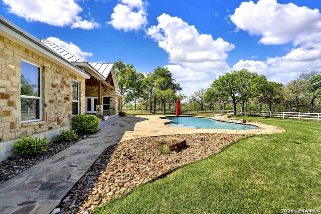 Listing photo id 40 for 1224 Fm 3432