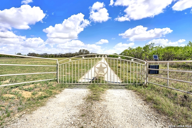 Listing photo id 42 for 1224 Fm 3432