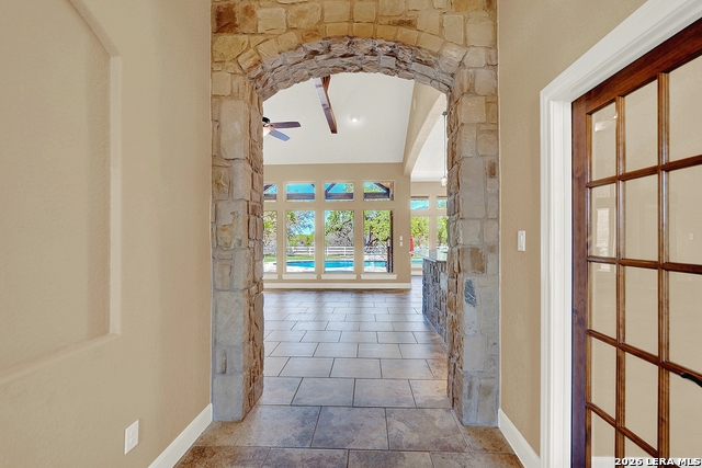 Listing photo id 6 for 1224 Fm 3432