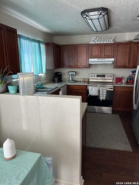 Listing photo id 9 for 10058 Sungate Park