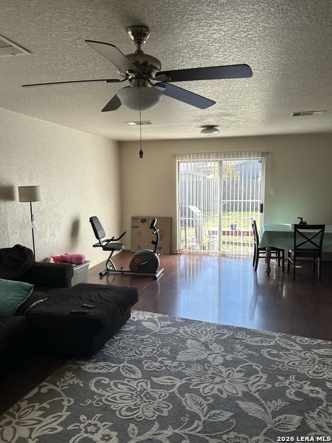 Listing photo id 10 for 10058 Sungate Park