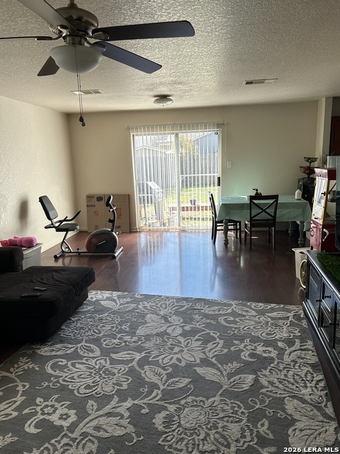 Listing photo id 11 for 10058 Sungate Park