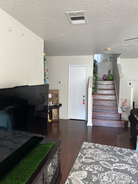 Listing photo id 15 for 10058 Sungate Park