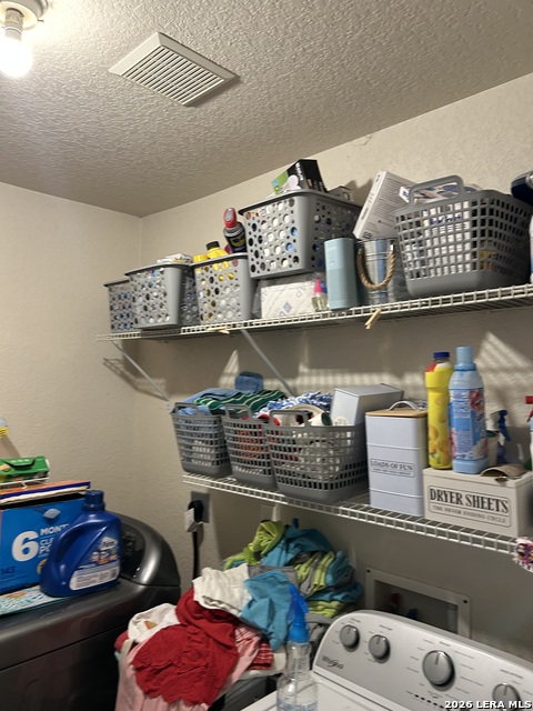 Listing photo id 16 for 10058 Sungate Park