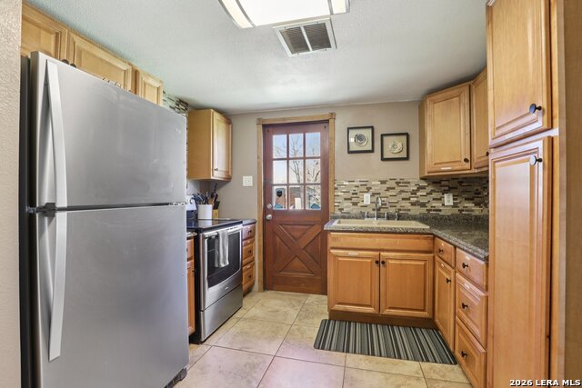 Image 15 of 35 For 122 Nueces  